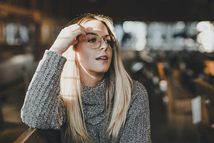 young woman looking for counselling in london
